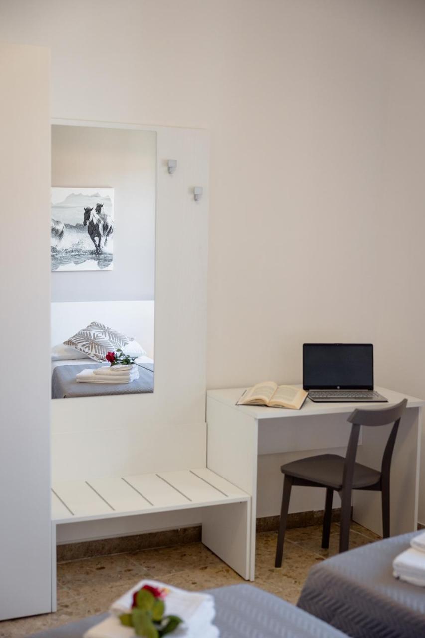 Gallery Apartment Near Chianti Poggibonsi Exterior foto